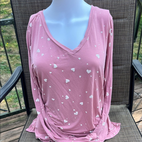 No Boundaries Pink Heart Long Sleeve Top. No boundaries. 
Size 11/12. - Picture 1 of 3